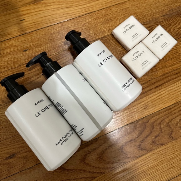 Byredo Other - * Le Chemin 9 piece bundle - 1 Lotion, 1 shampoo, 1 conditioner & 6 soap bars
